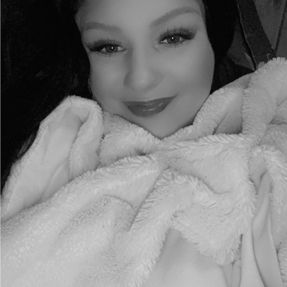 Meet your Posher, Dawn - Picture 8 of 8